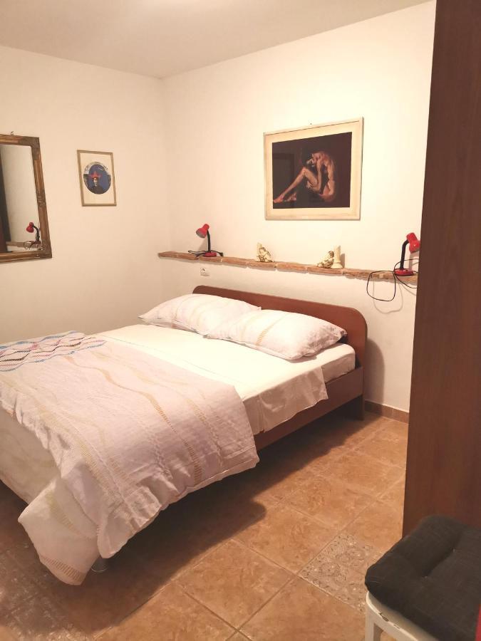 Apartment Giulio - 10Mt To The Beach Rovinj Exterior photo