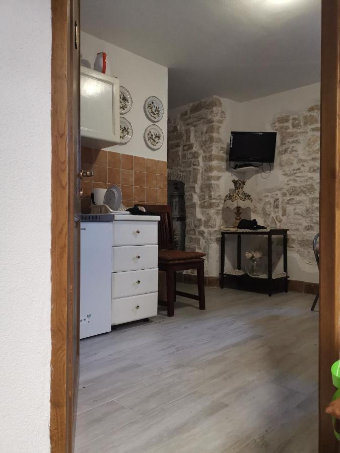 Apartment Giulio - 10Mt To The Beach Rovinj Exterior photo