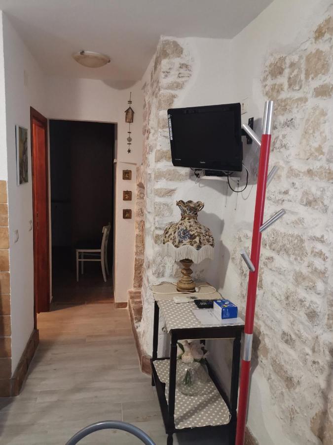 Apartment Giulio - 10Mt To The Beach Rovinj Exterior photo