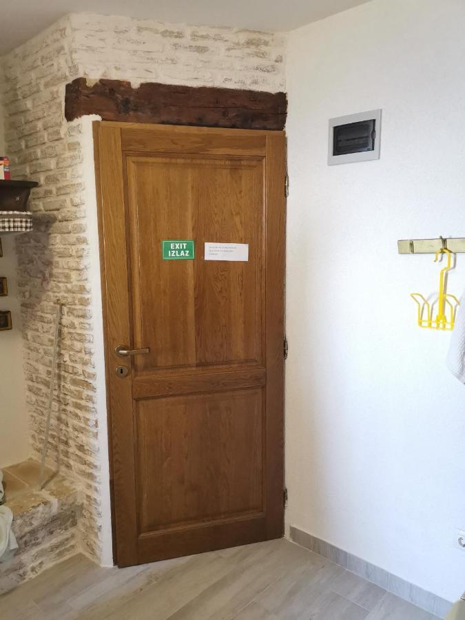 Apartment Giulio - 10Mt To The Beach Rovinj Exterior photo
