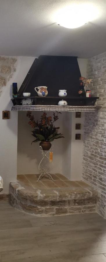 Apartment Giulio - 10Mt To The Beach Rovinj Exterior photo